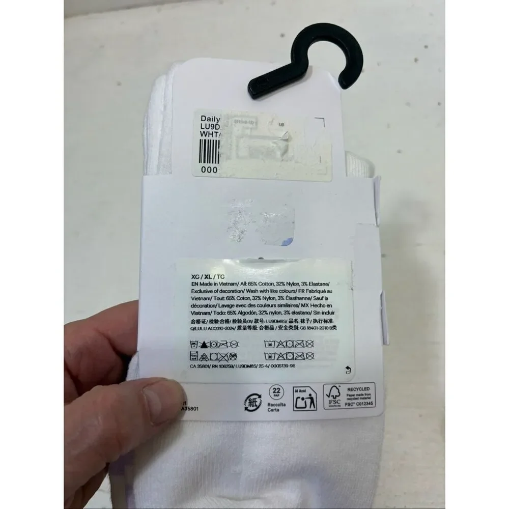 Lululemon NWT Daily Essential Socks in White Lavender Size XL